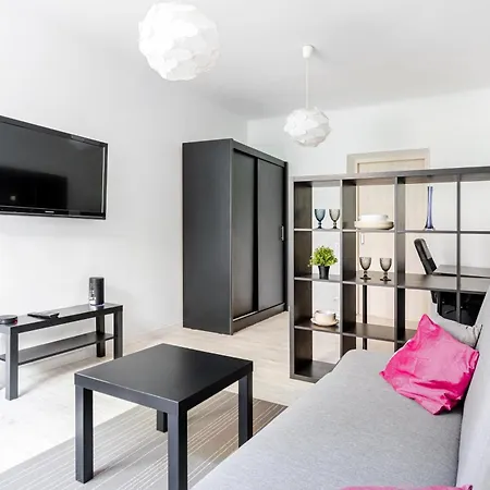 Apartment Flat At Poznanska Str Great Location Centre *